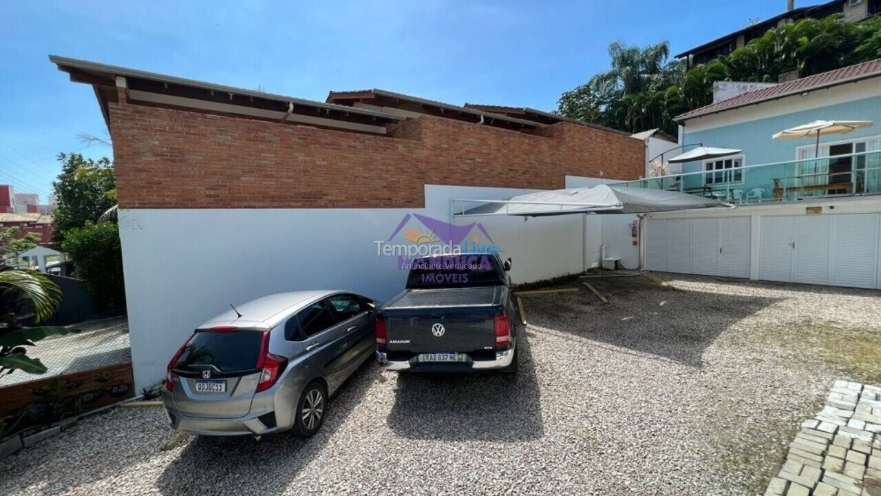 Ranch for vacation rental in Bombinhas (Praia de Bombinhas)