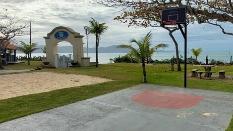 Praia de Jurerê - Apartamento 69 no Residencial Ilha de Santa Catarina