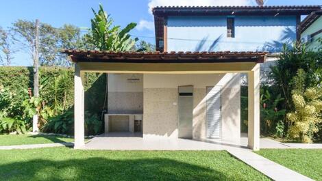 CASA DE ALTO ESTÁNDAR A 100 METROS DE LA PLAYA