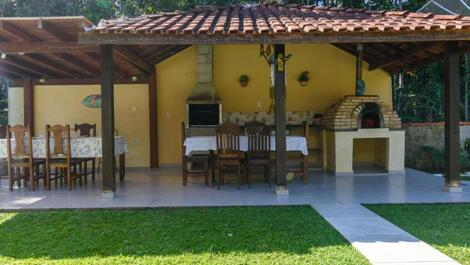 CASA DE ALTO ESTÁNDAR A 100 METROS DE LA PLAYA