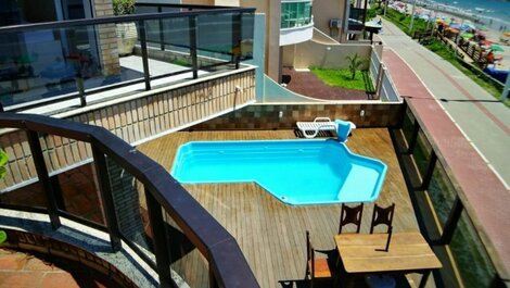 House by the sea with 5 suites