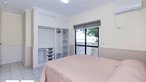 House by the sea with 5 suites