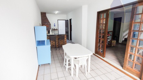 House 2 floors with 3 bedrooms 150mts from Cachoeira do Bom Jesus beach