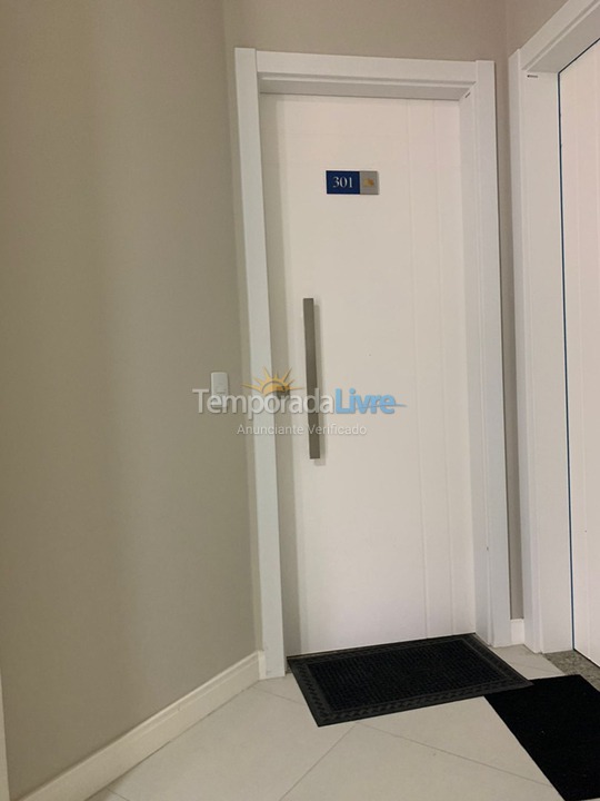 Apartamento para alquiler de vacaciones em Governador Celso Ramos (Praia de Palmas)