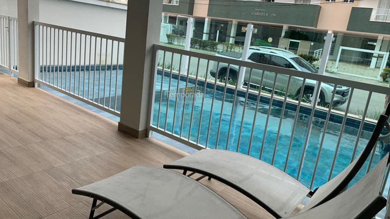 Apartamento para alquiler de vacaciones em Governador Celso Ramos (Praia de Palmas)