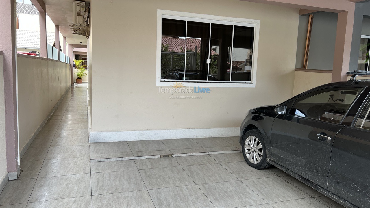 Casa para aluguel de temporada em Bombinhas (Canto Grande)