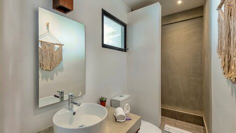 Luminoso | Gimnasio | piscina en el techo