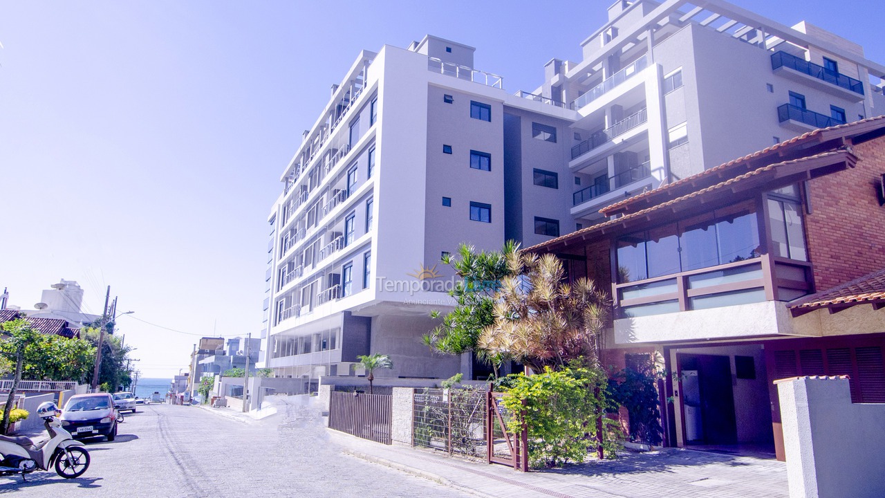 Casa para aluguel de temporada em Bombinhas (Praia de Bombas)