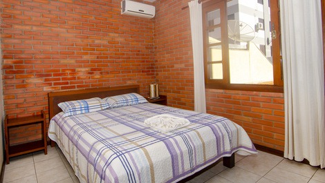 Espetacular casa, 8 quartos, 30 pessoas, piscina aquecida, a 100m mar