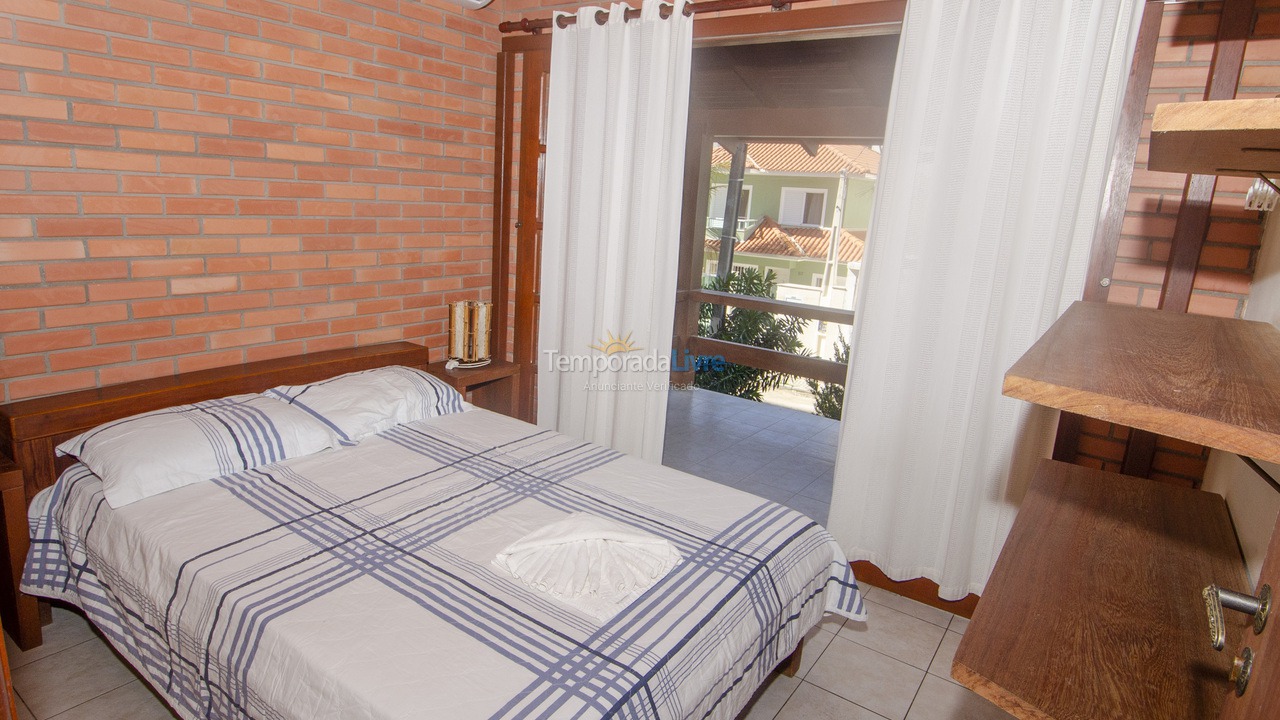 Casa para aluguel de temporada em Bombinhas (Praia de Bombas)