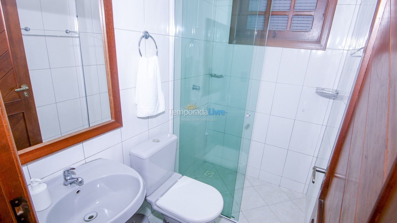 Casa para aluguel de temporada em Bombinhas (Praia de Bombas)