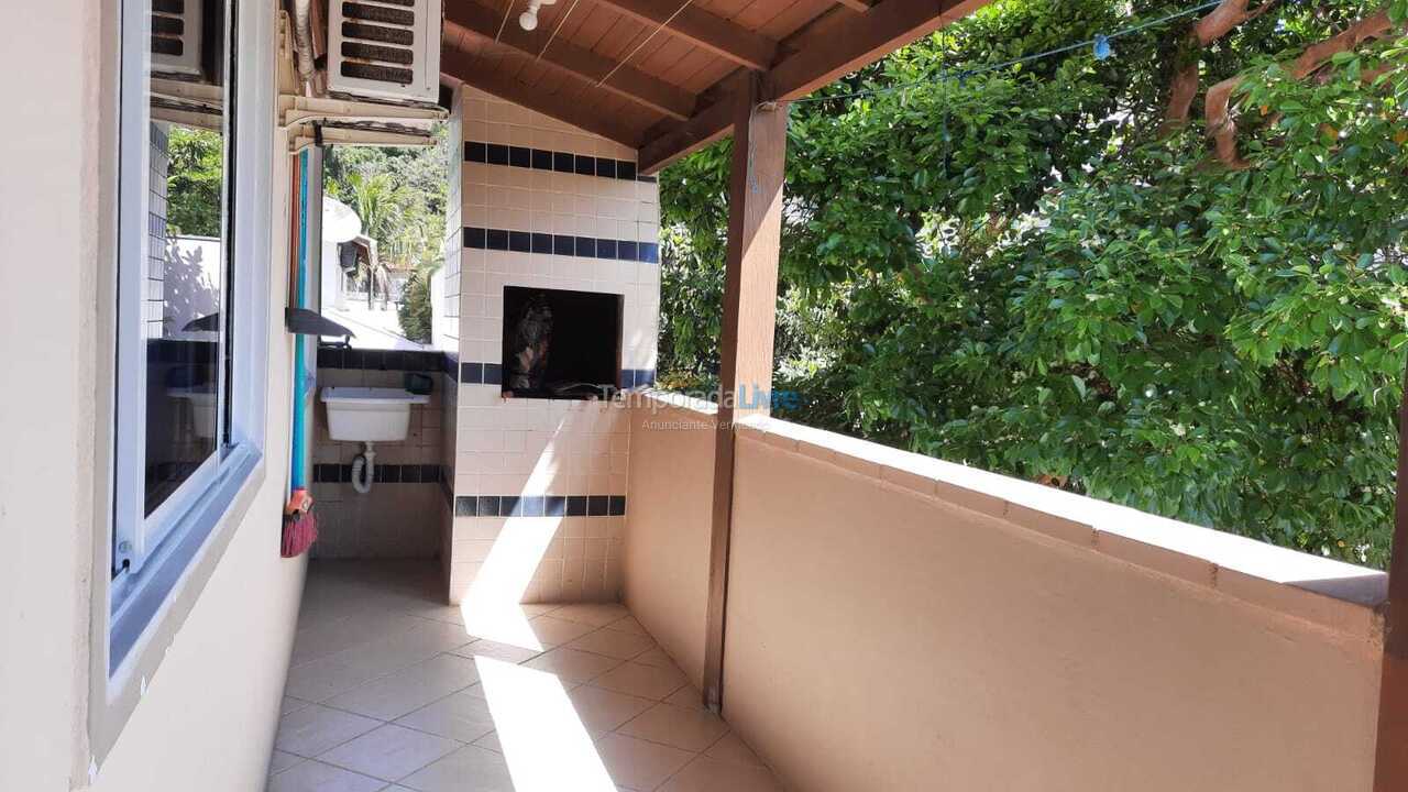 Apartamento para aluguel de temporada em Bombinhas (Canto Grande)