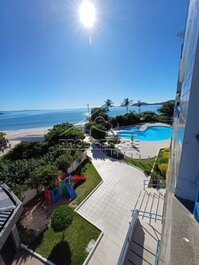 Incrível apartamento com vista para o mar e piscina!