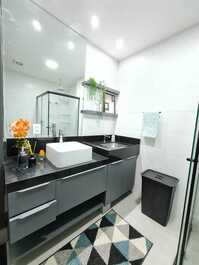 Estudio completamente moderno y acogedor.