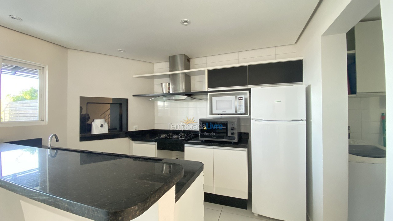 Casa para aluguel de temporada em Bombinhas (Canto Grande)