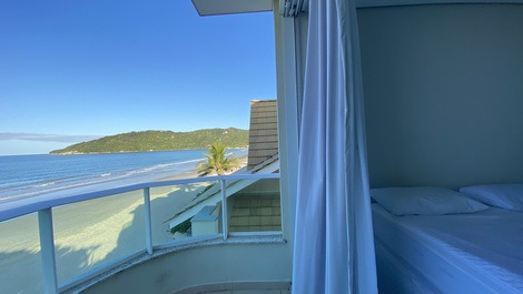 Triplex beira mar praia de Canto Grande (mar de fora)