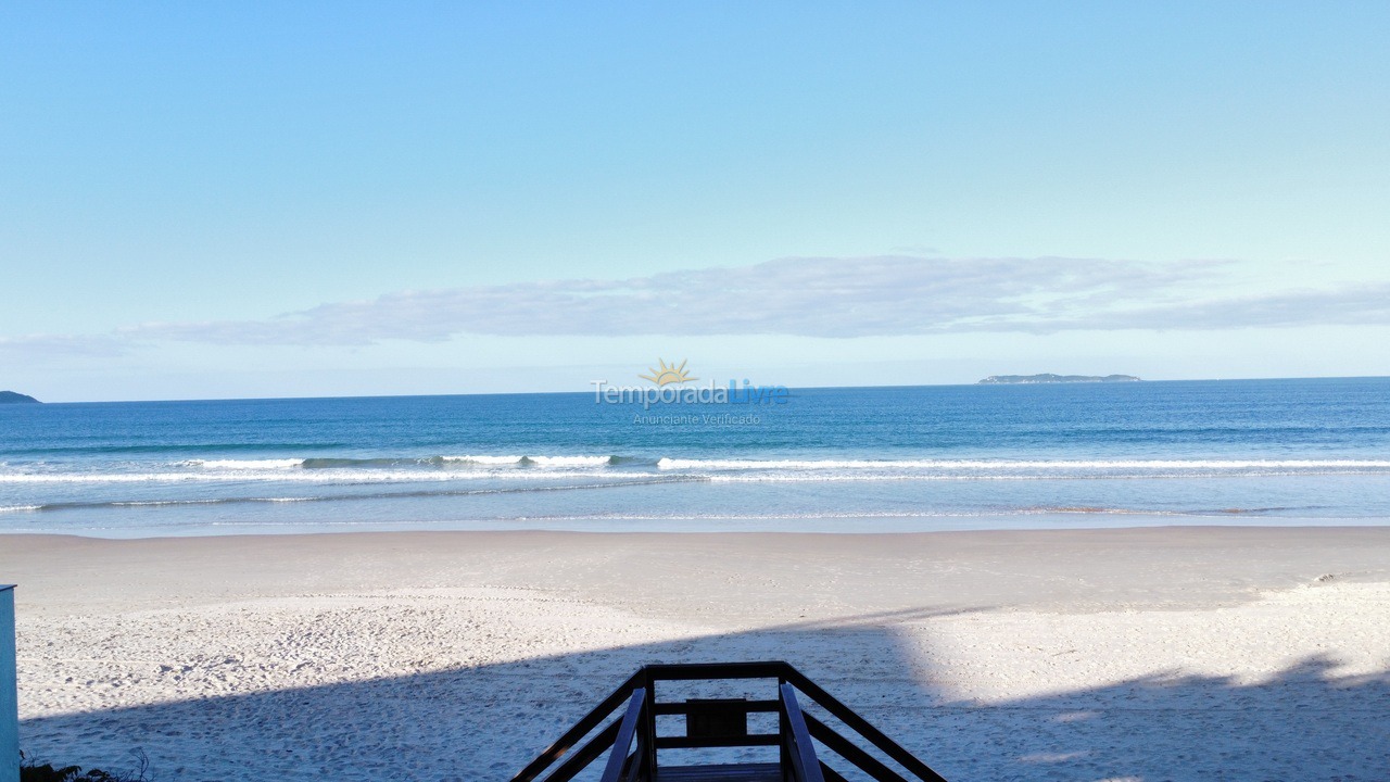 Casa para aluguel de temporada em Bombinhas (Canto Grande)