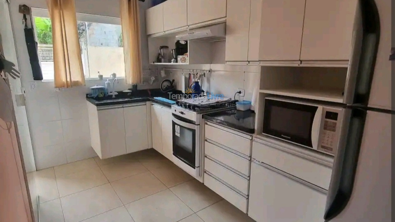 Casa para alquiler de vacaciones em Caraguatatuba (Praia Martim de Sá)