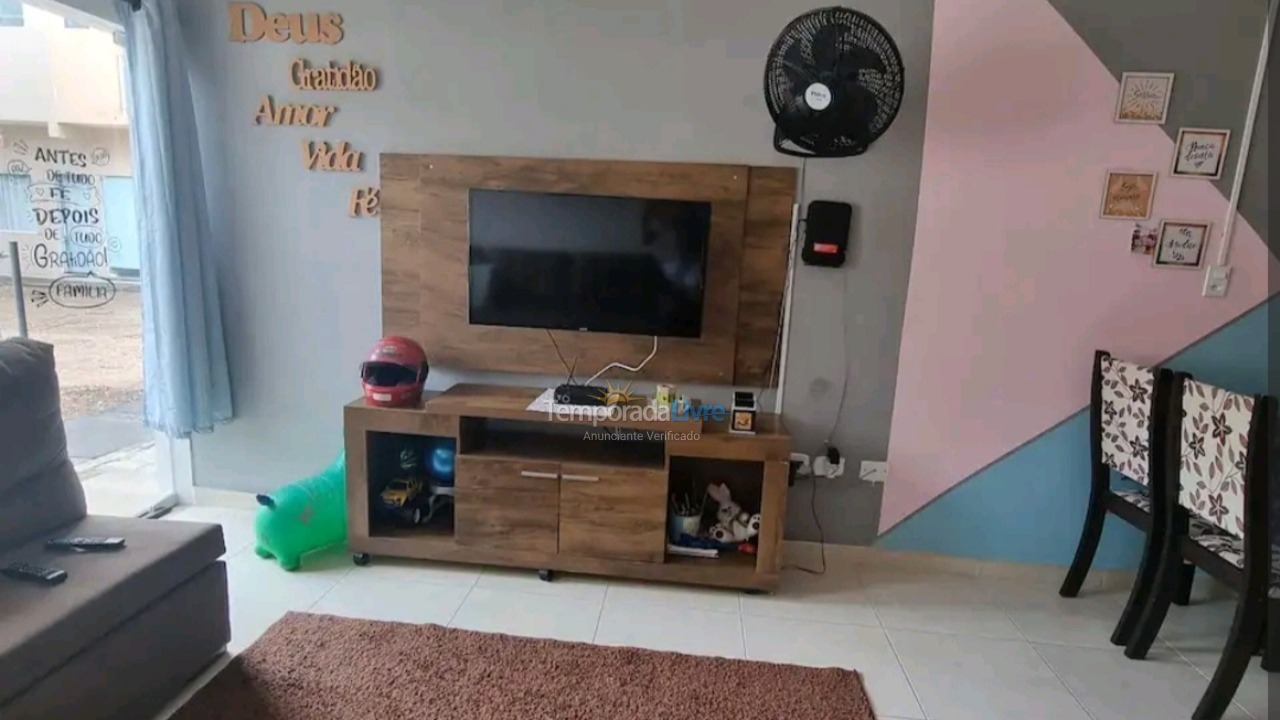 Casa para alquiler de vacaciones em Caraguatatuba (Praia Martim de Sá)