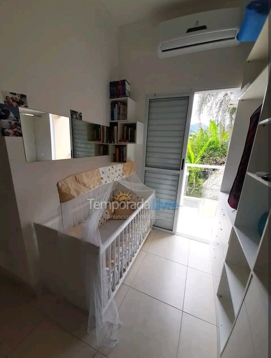 Casa para alquiler de vacaciones em Caraguatatuba (Praia Martim de Sá)