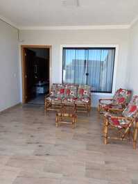 Lindo Geminado com Ac na suite, Wi-Fi, + 2 quartos, churrasqueira