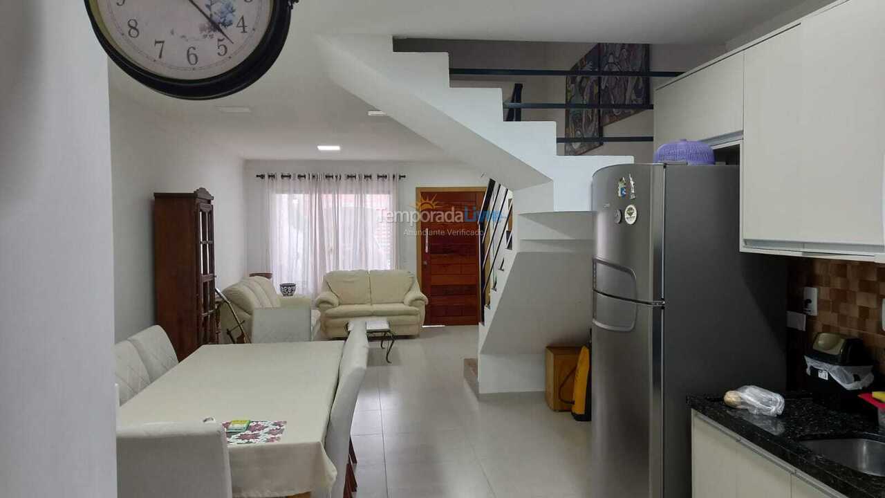 Casa para aluguel de temporada em São Francisco do Sul (Praia Grande)