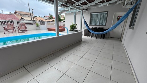 Casa com Piscina