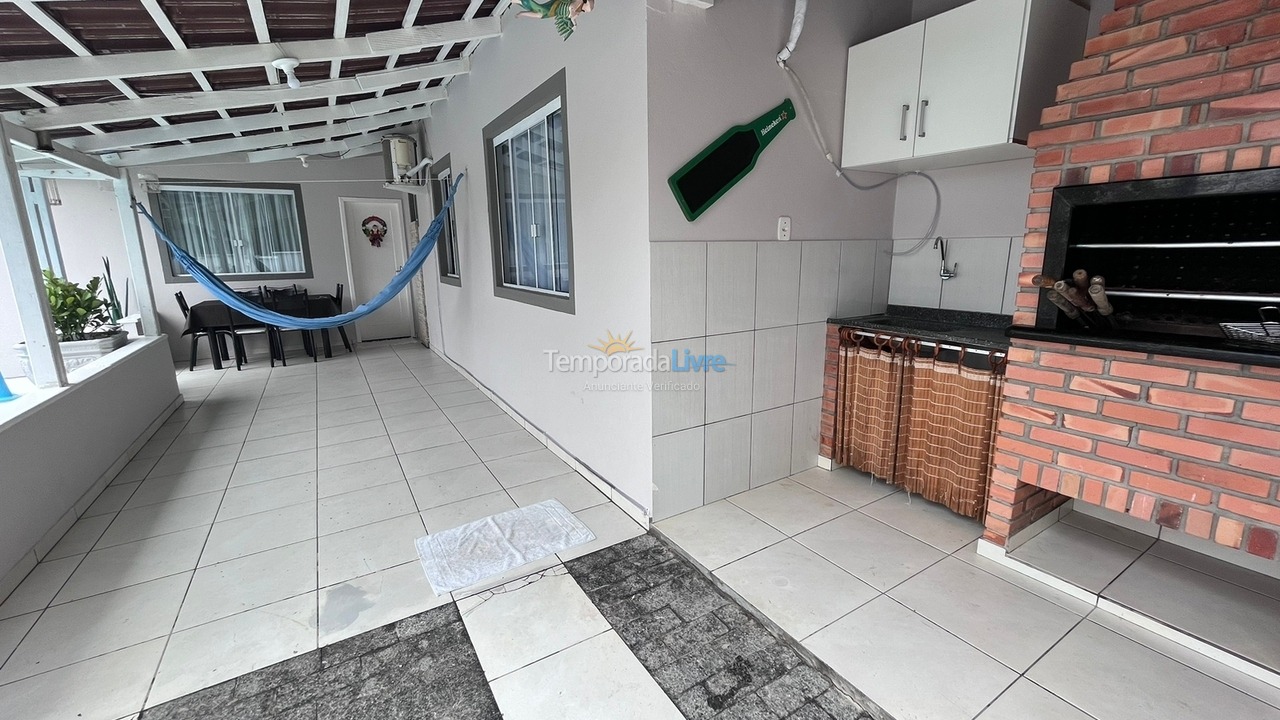 Casa para aluguel de temporada em Bombinhas (Canto Grande)