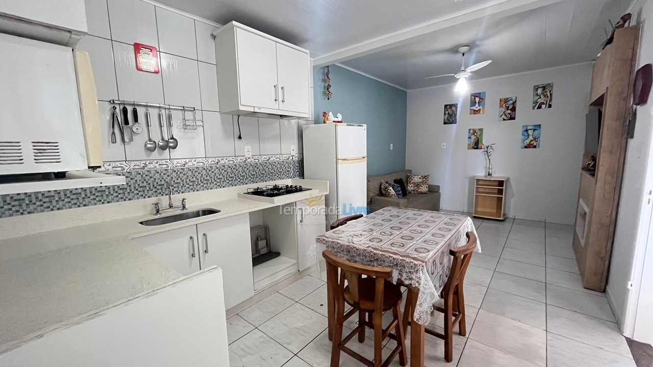 Casa para aluguel de temporada em Bombinhas (Canto Grande)