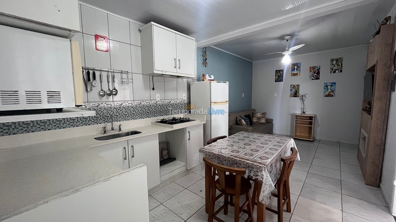 Casa para aluguel de temporada em Bombinhas (Canto Grande)