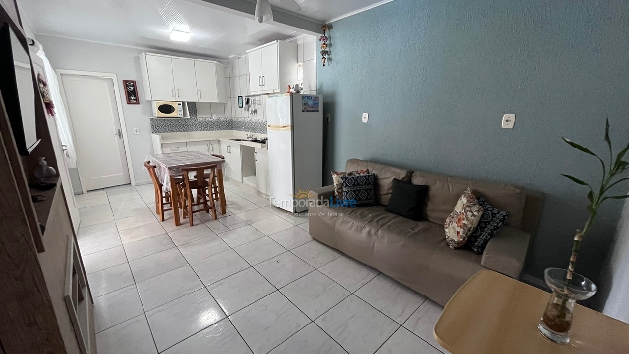 Casa para aluguel de temporada em Bombinhas (Canto Grande)