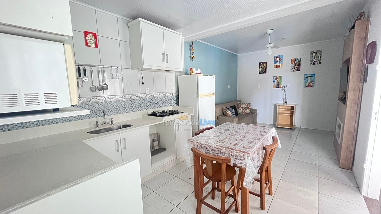 Casa para aluguel de temporada em Bombinhas (Canto Grande)