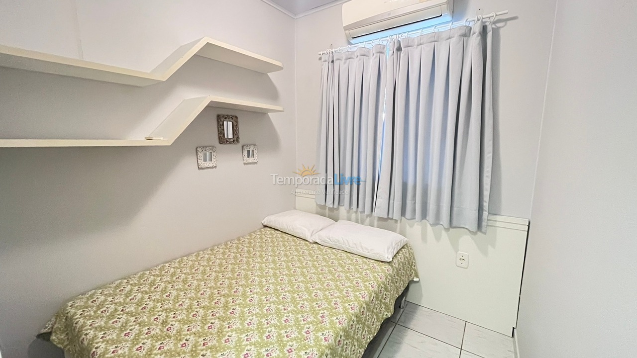 Casa para aluguel de temporada em Bombinhas (Canto Grande)