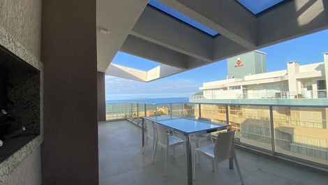 Cobertura a 50 metros do mar em Canto Grande (mar de fora)