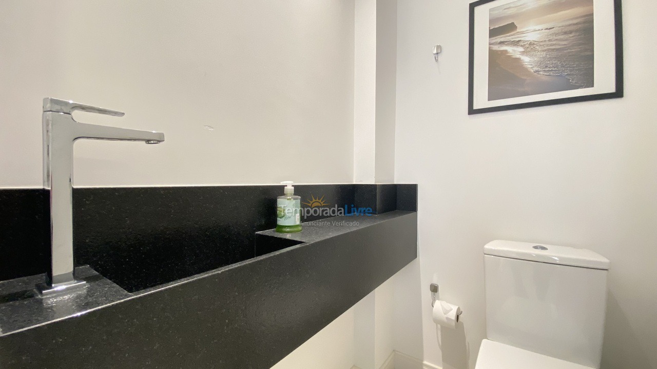 Apartamento para aluguel de temporada em Bombinhas (Canto Grande)