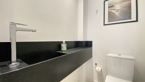 Cobertura a 50 metros do mar em Canto Grande (mar de fora)