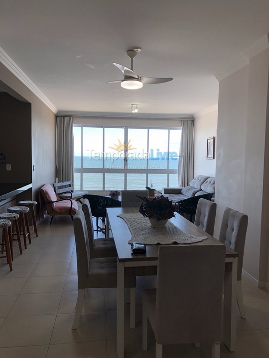 Apartamento para aluguel de temporada em Itapema (Meia Praia)