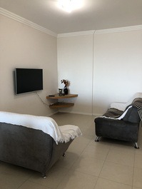 Frente mar 3 suítes e 2 vagas no coração da cidade