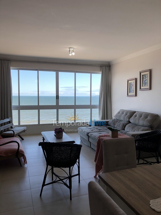 Apartamento para aluguel de temporada em Itapema (Meia Praia)