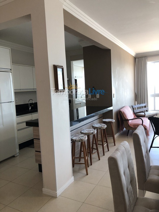 Apartamento para aluguel de temporada em Itapema (Meia Praia)