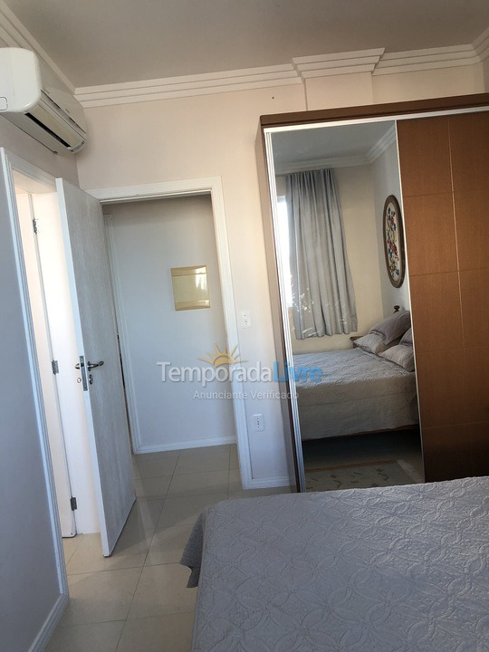 Apartamento para aluguel de temporada em Itapema (Meia Praia)