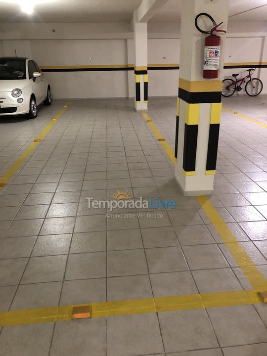 Apartamento para aluguel de temporada em Itapema (Meia Praia)