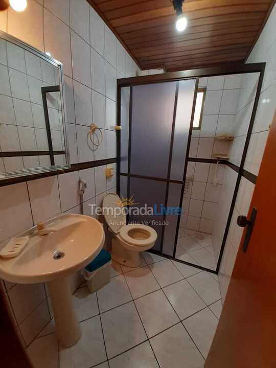 Apartamento para aluguel de temporada em Itapema (Meia Praia)