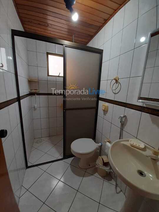 Apartamento para aluguel de temporada em Itapema (Meia Praia)