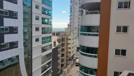 Ótimo apto a 150m da Praia