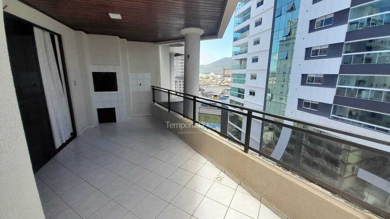 Apartamento para aluguel de temporada em Itapema (Meia Praia)