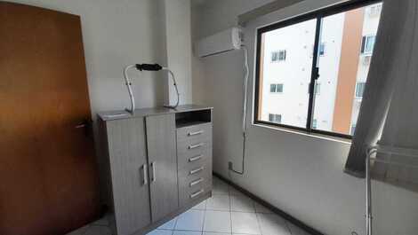 Ótimo apto a 150m da Praia