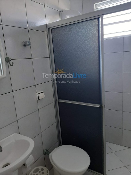 Apartamento para aluguel de temporada em Governador Celso Ramos (Praia de Palmas)