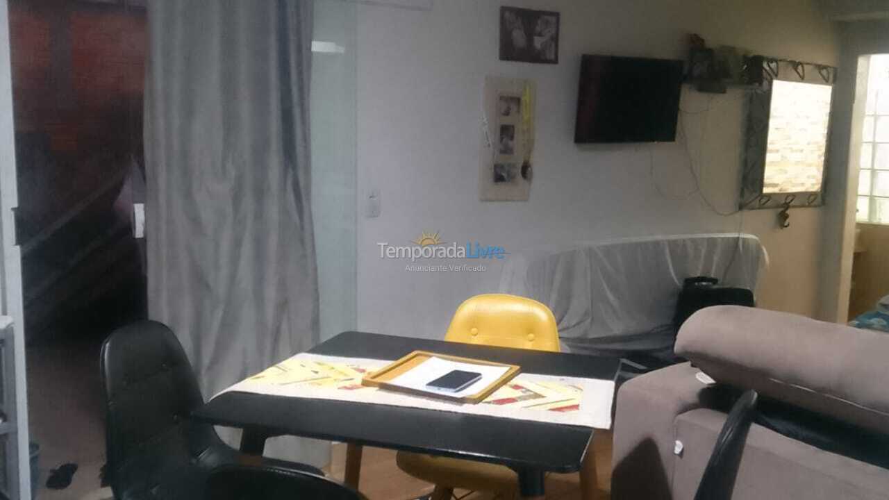 Casa para alquiler de vacaciones em Imbituba (Vila Nova Alvorada)