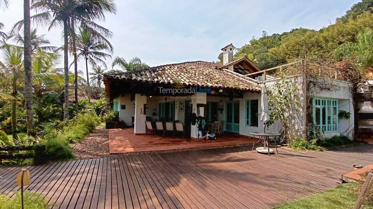 House for vacation rental in São Sebastião (Praia da Baleia)